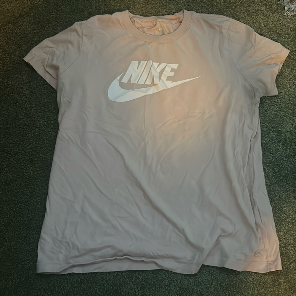 Pink Nike t-shirt size large